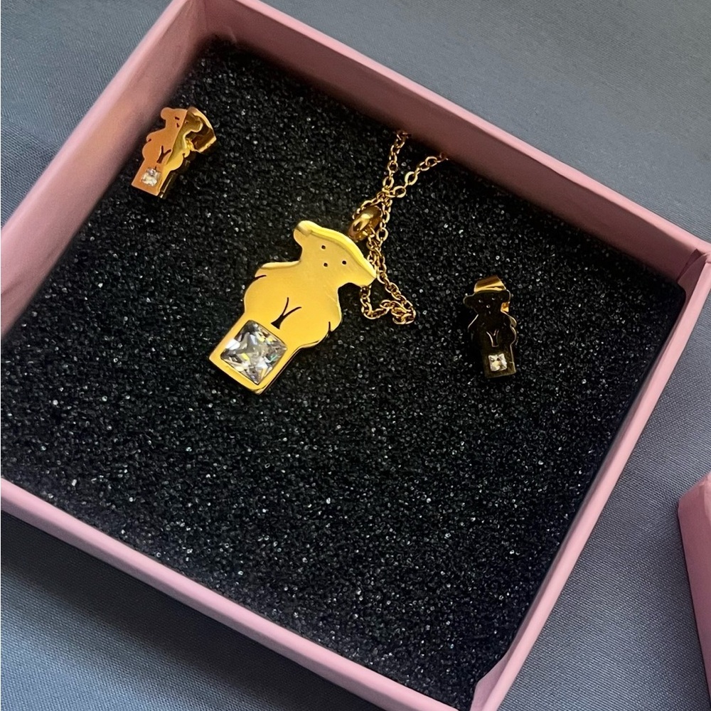 Elegant Gold Bear Pendant Necklace and Earrings Set